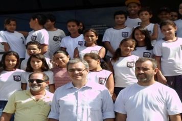 Alunos da 7ª Série (8º ano) da Escola Coronel Miguel Abu-Yaghi em visita à Câmara Municipal