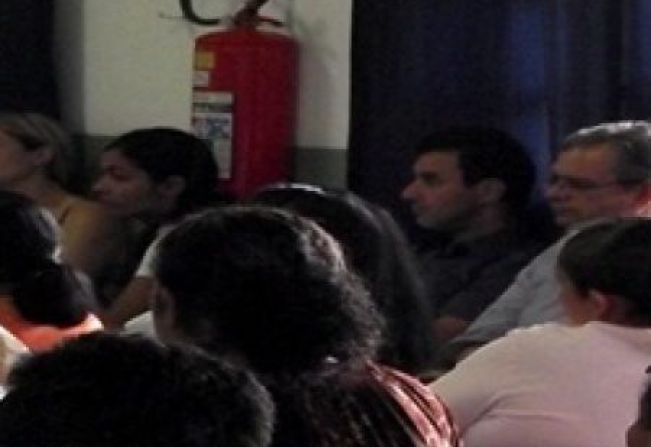  REUNIÃO SOBRE A FEIRA DO PRODUTOR DE JACUPIRANGA NA ESCOLA CAPITÃO BERNARDO (14/01/2013)