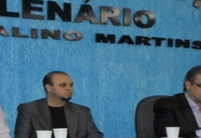  Dia 06/06/2.013 – AUDIÊNCIA PÚBLICA : “DROGAS, UM PROBLEMA DE TODOS: IMPLICAÇÕES E SOLUÇÕES”