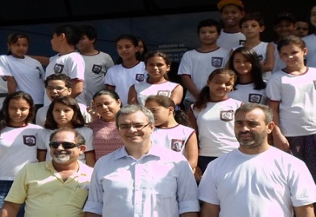 Alunos da 7ª Série (8º ano) da Escola Coronel Miguel Abu-Yaghi em visita à Câmara Municipal