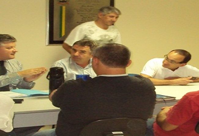  CÂMARA MUNICIPAL CONVIDA PREFEITO MACEDO PARA REUNIÃO SOBRE BALANÇO DO PRIMEIRO MÊS DE GOVERNO (29/01/2013)